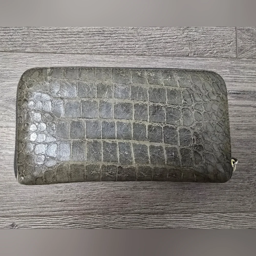 Miu Miu Croc Leather Green Wallet Zipper Luxury Mobwife Boho Classic